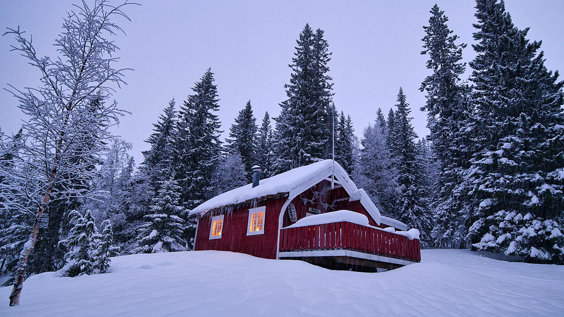 The Red Cabin accommodation at Meådal in winter